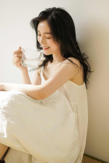 光屁股的女生内裤